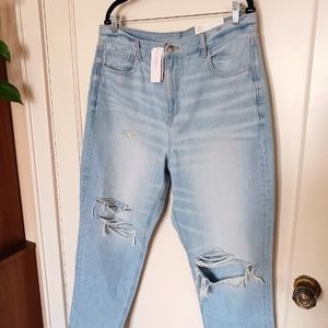 American Eagle Mom Jean size 16 Light Indigo. NWT.